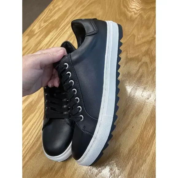 Karl Lagerfeld Sneakers Women's 8.5 Black Leather Lace Up Low Comfort Shoes S35 - Picture 3 of 8